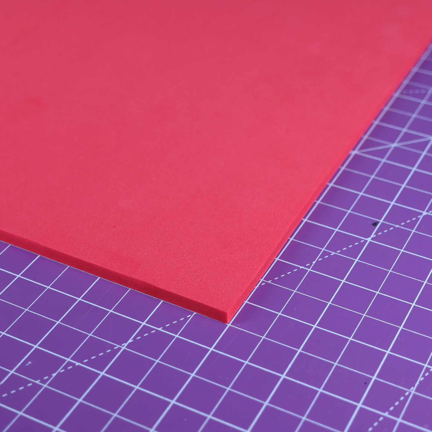 Pianka EVA 65 kg/m3 (CF65) 2 mm czerwona - 100x50 cm